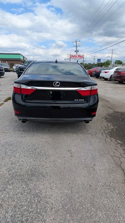 2013 Lexus ES 6th Gen - Image 5 of 13