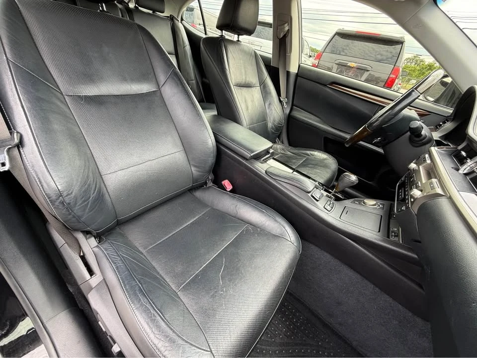 2013 Lexus ES 6th Gen - Image 12 of 18
