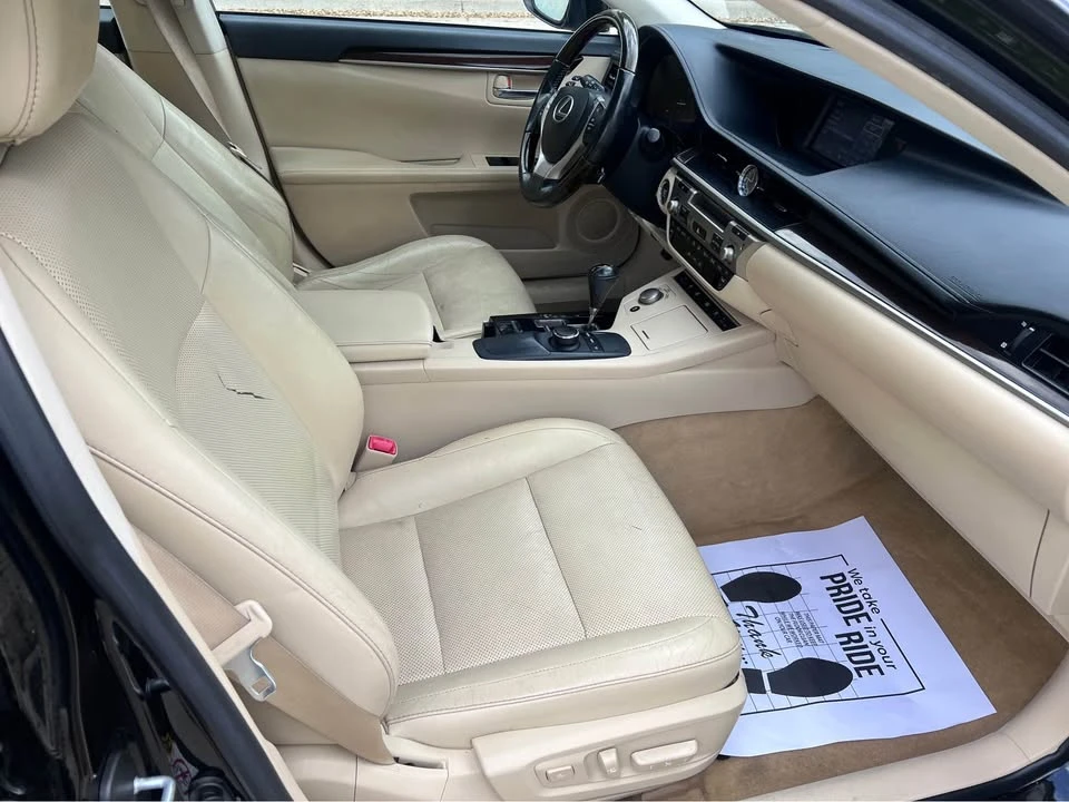 2013 Lexus ES 6th Gen - Image 7 of 18