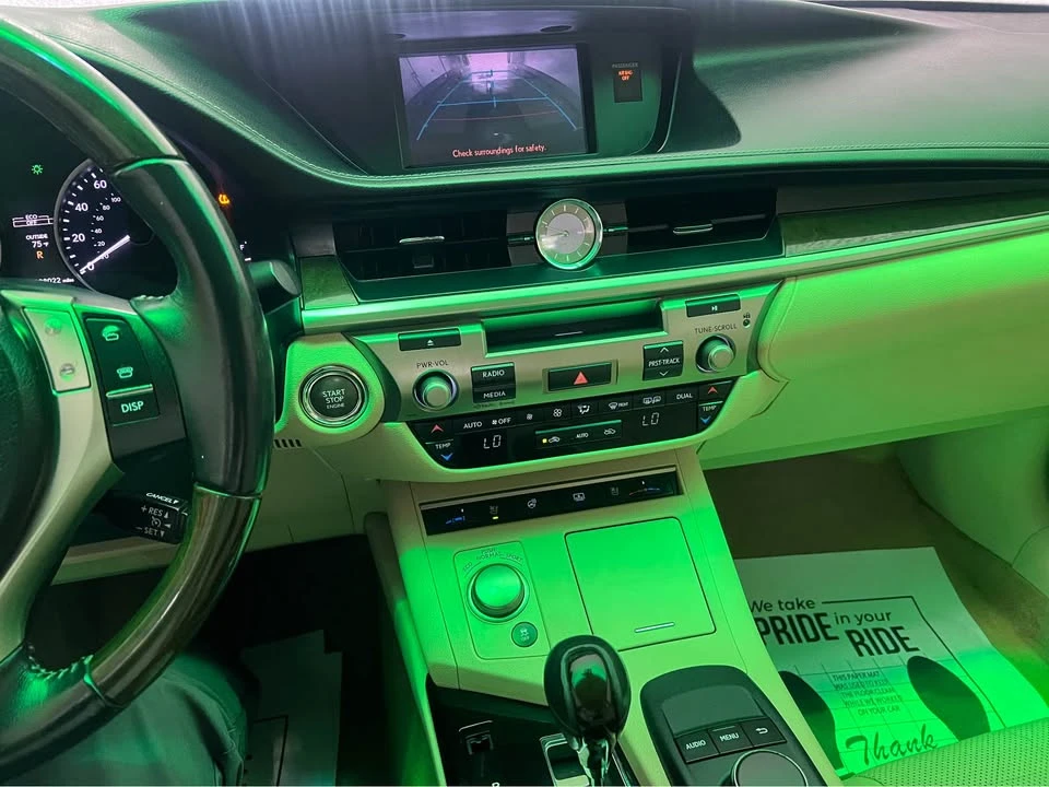 2013 Lexus ES 6th Gen - Image 18 of 18