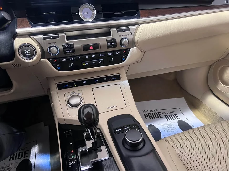 2013 Lexus ES 6th Gen - Image 15 of 18
