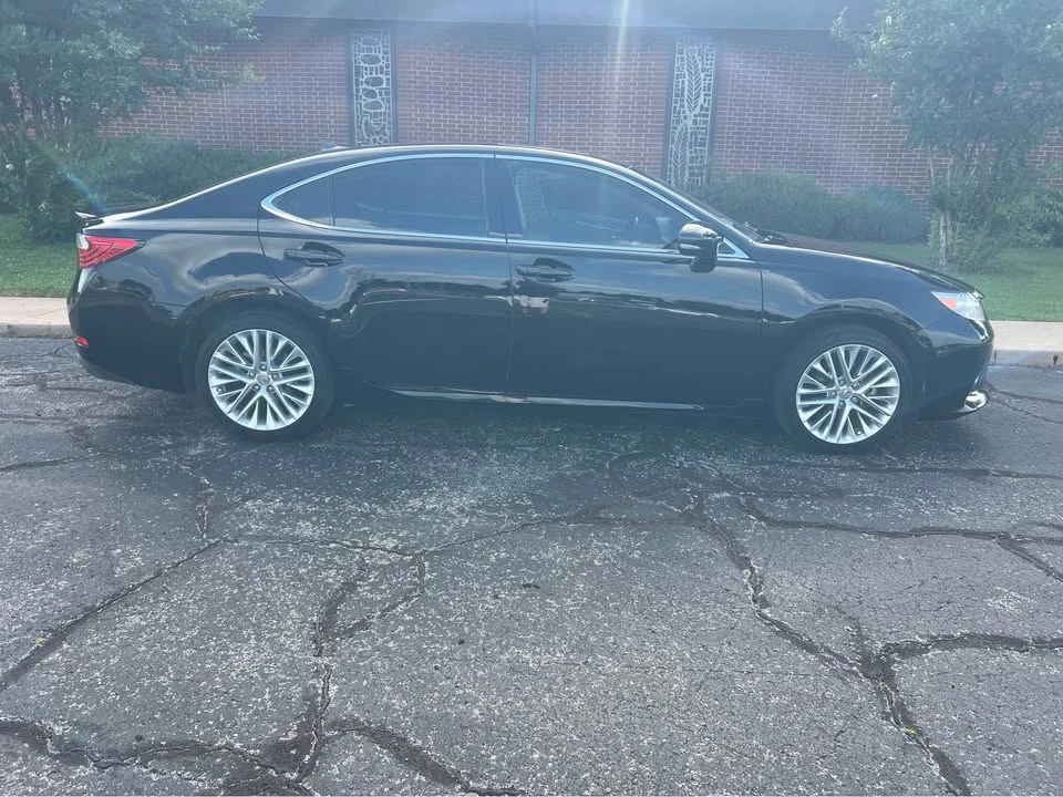 2013 Lexus ES 6th Gen - Image 4 of 20