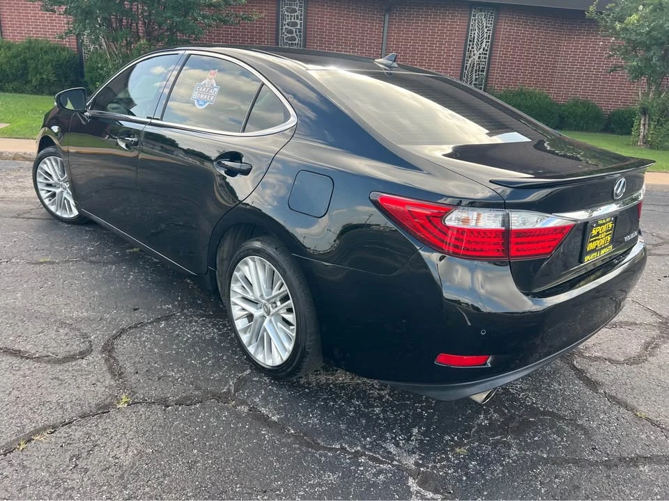 2013 Lexus ES 6th Gen - Image 8 of 20