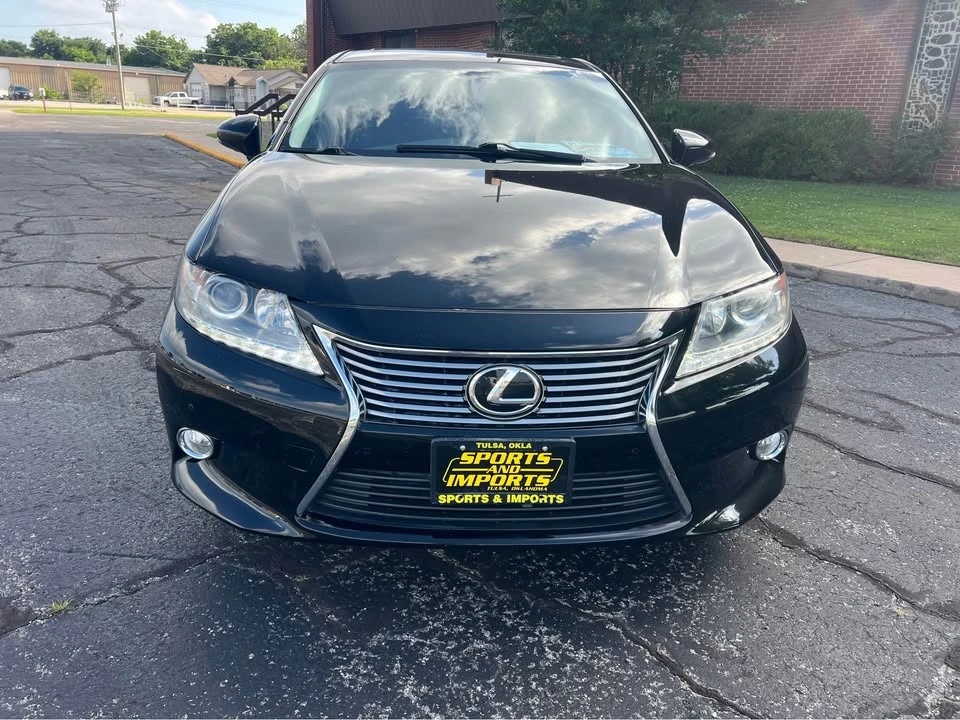2013 Lexus ES 6th Gen - Image 2 of 20