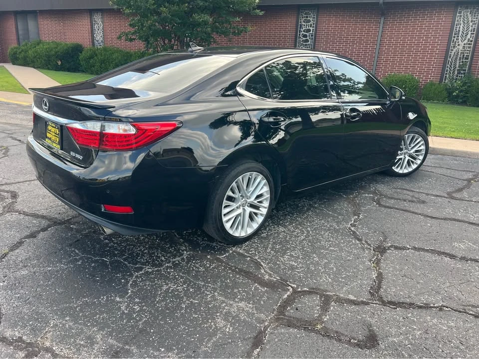 2013 Lexus ES 6th Gen - Image 6 of 20