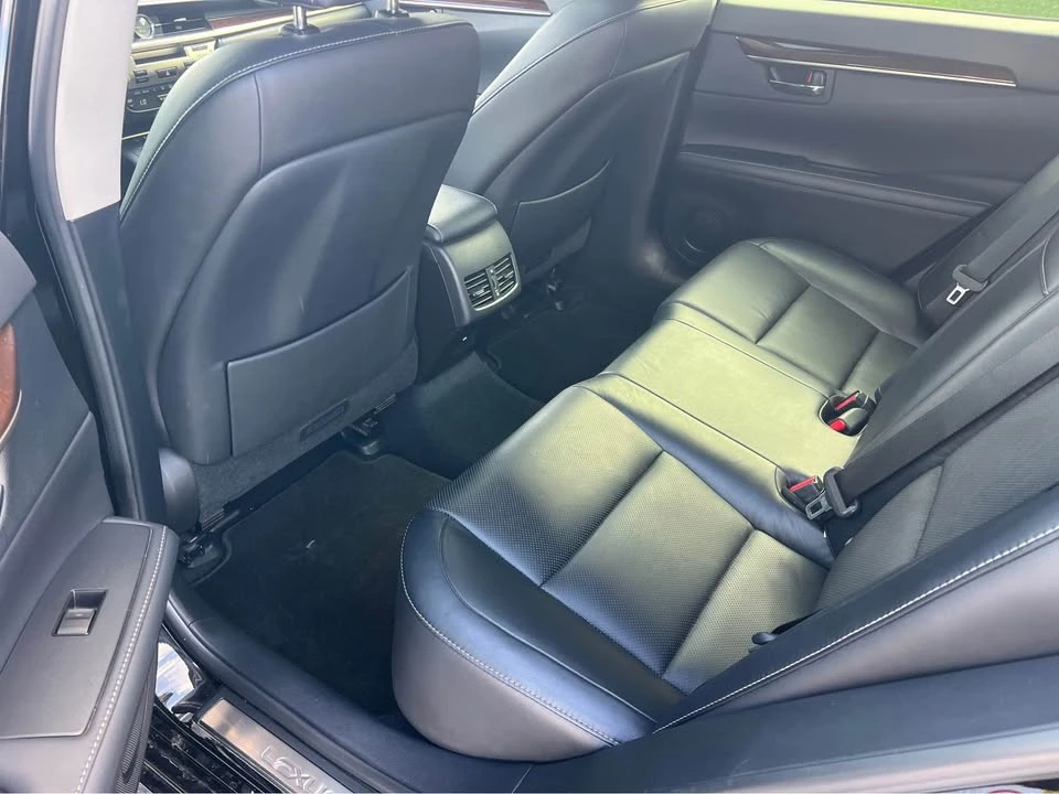 2013 Lexus ES 6th Gen - Image 18 of 20