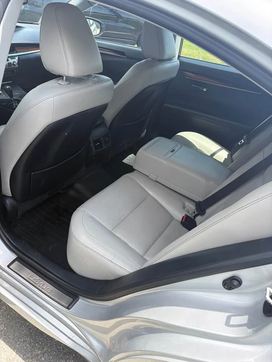 2013 Lexus ES 6th Gen - Image 7 of 7