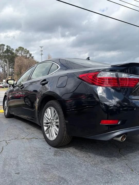 2013 Lexus ES 6th Gen - Image 7 of 9
