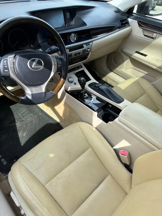 2013 Lexus ES 6th Gen - Image 3 of 9