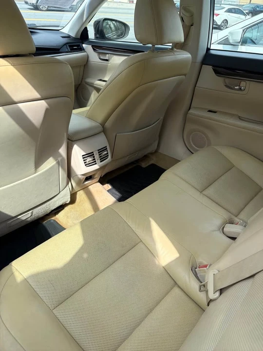 2013 Lexus ES 6th Gen - Image 5 of 9