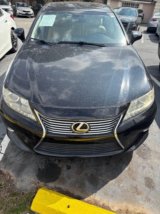 2013 Lexus ES 6th Gen - Image 2 of 9