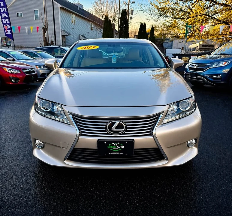 2013 Lexus ES 6th Gen - Image 3 of 18