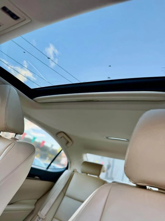 2013 Lexus ES 6th Gen - Image 17 of 18