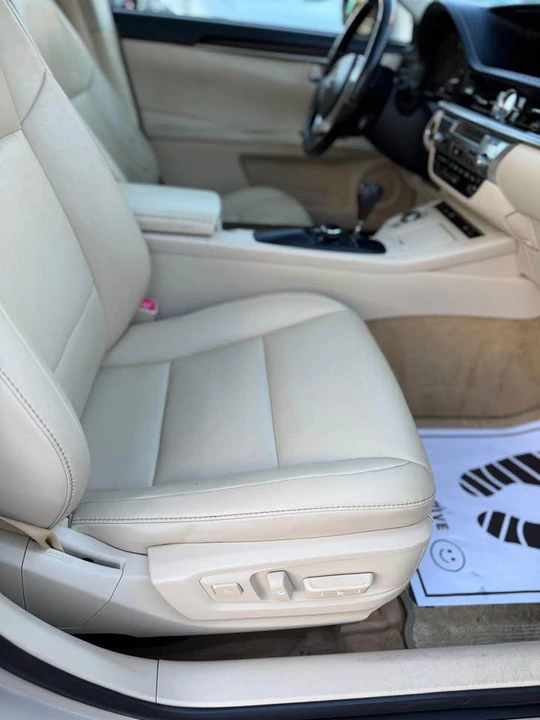 2013 Lexus ES 6th Gen - Image 13 of 18