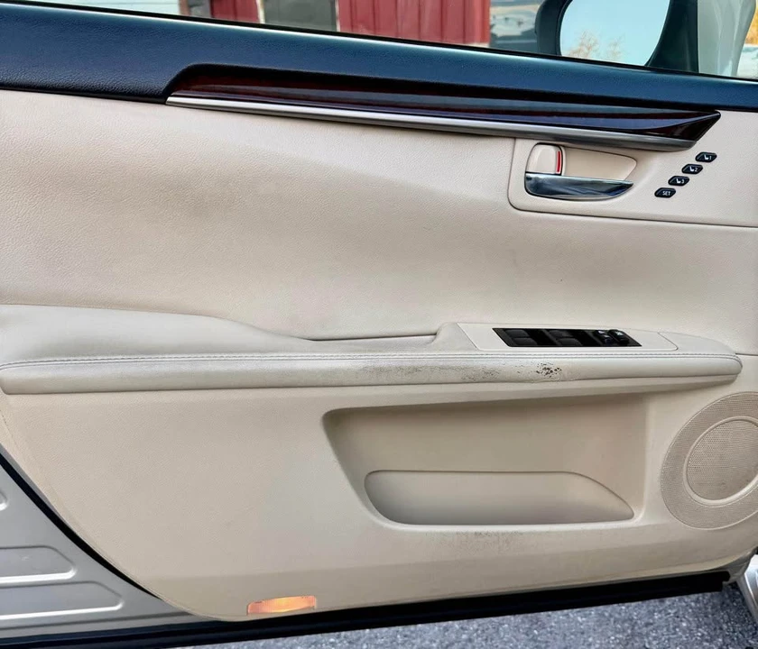 2013 Lexus ES 6th Gen - Image 11 of 18