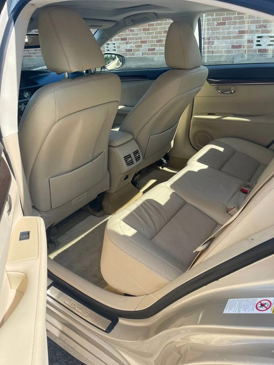2013 Lexus ES 6th Gen - Image 9 of 17