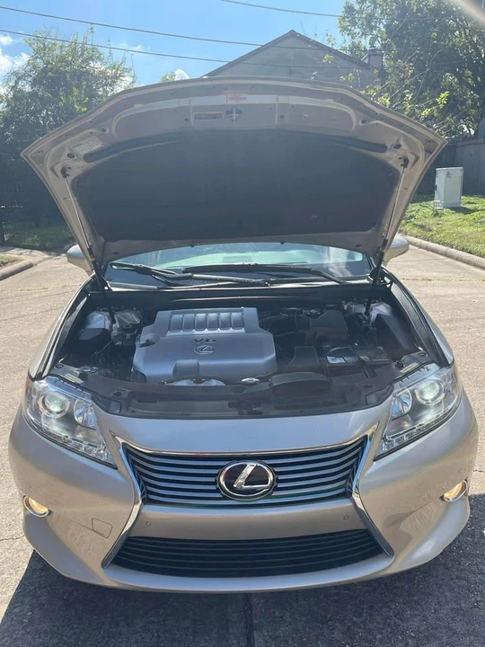 2013 Lexus ES 6th Gen - Image 14 of 17