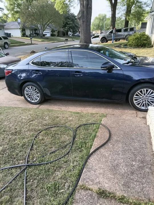 2013 Lexus ES 6th Gen - Image 8 of 9