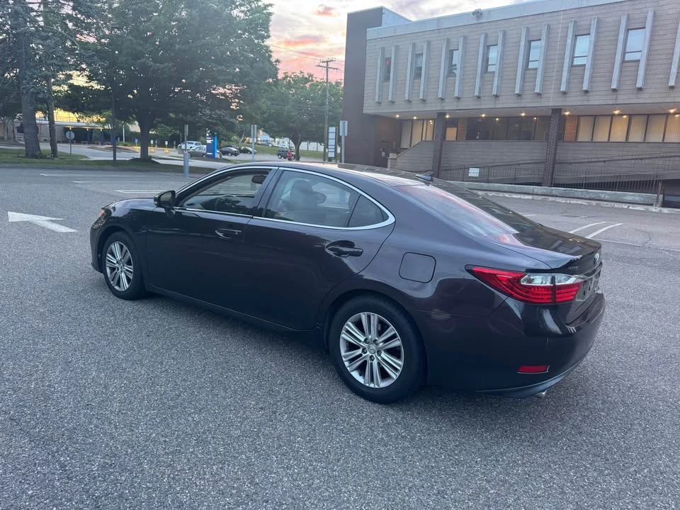 2013 Lexus ES 6th Gen - Image 7 of 14