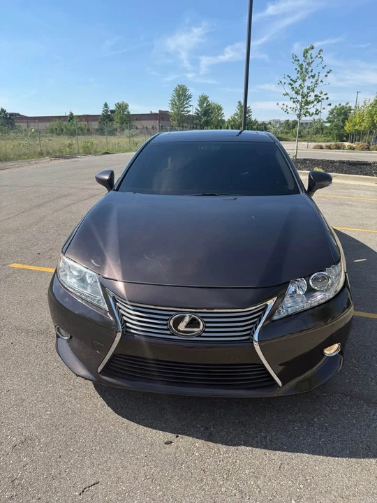2013 Lexus ES 6th Gen - Image 2 of 20
