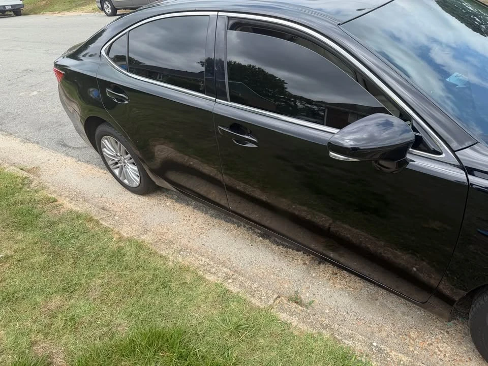 2013 Lexus ES 6th Gen - Image 3 of 4