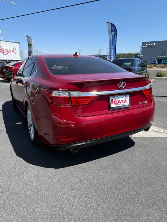 2013 Lexus ES 6th Gen - Image 3 of 6