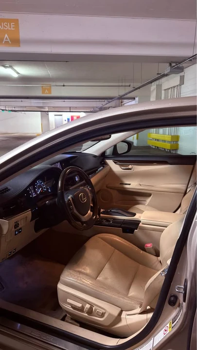 2013 Lexus ES 6th Gen - Image 5 of 9
