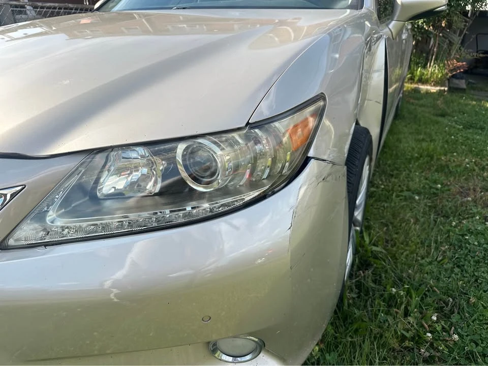 2013 Lexus ES 6th Gen - Image 4 of 12