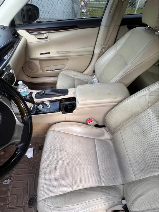 2013 Lexus ES 6th Gen - Image 8 of 12