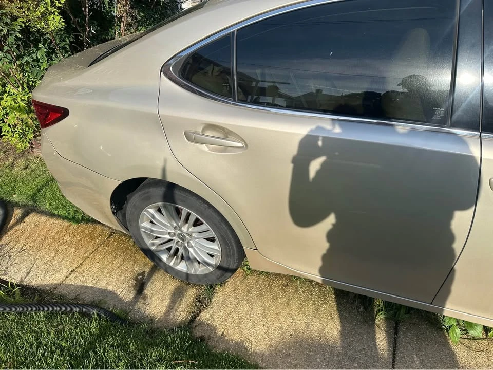 2013 Lexus ES 6th Gen - Image 6 of 12