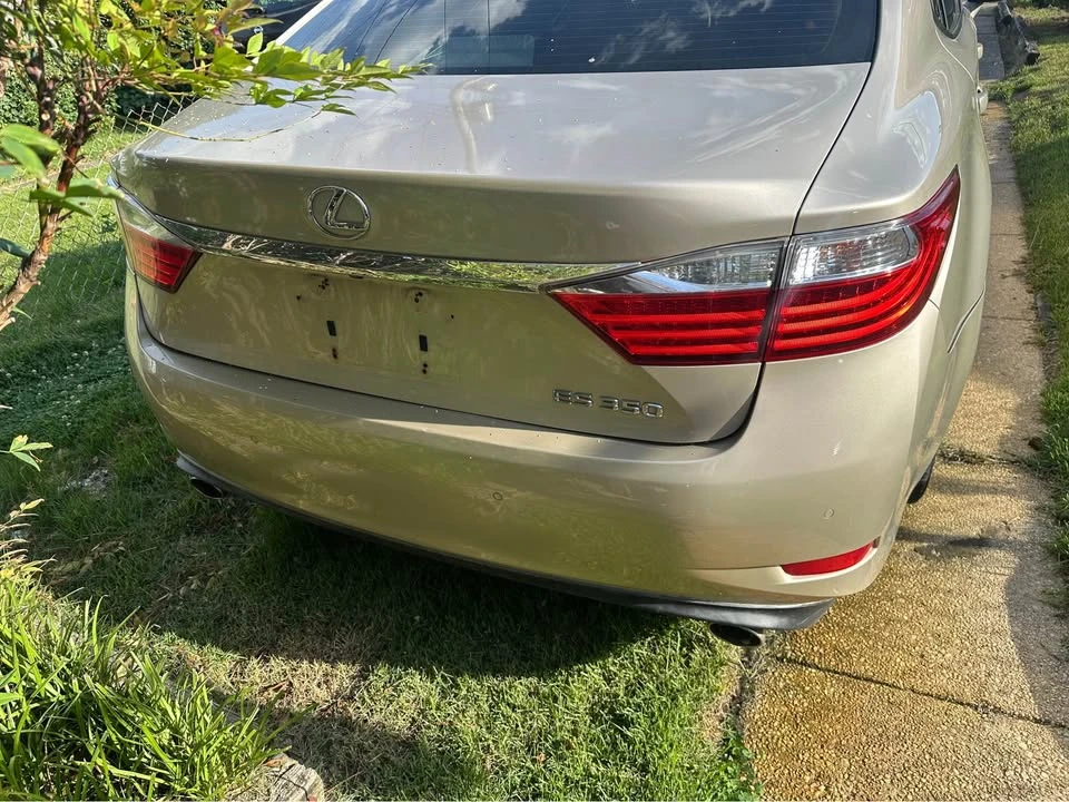 2013 Lexus ES 6th Gen - Image 7 of 12