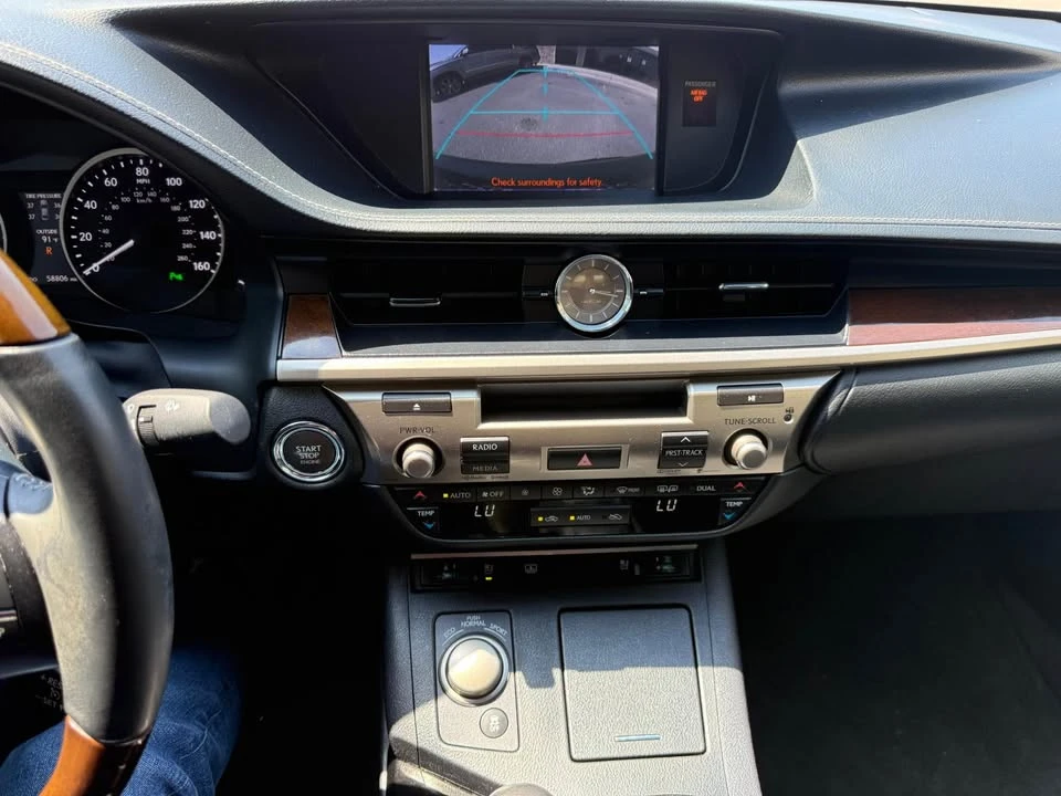 2013 Lexus ES 6th Gen - Image 17 of 20