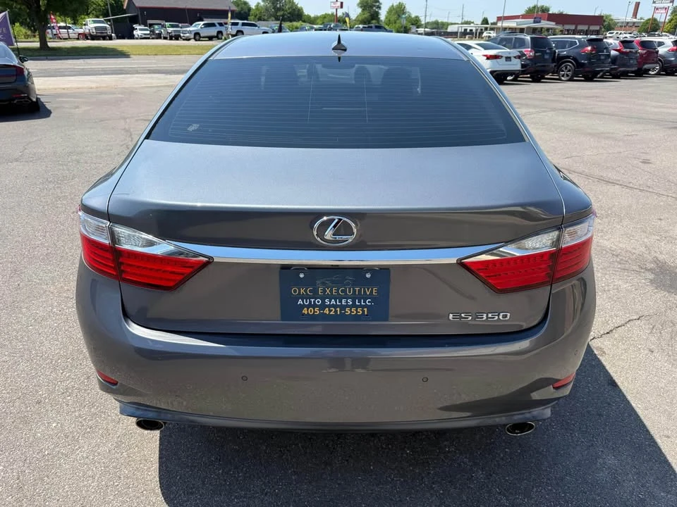 2013 Lexus ES 6th Gen - Image 5 of 20
