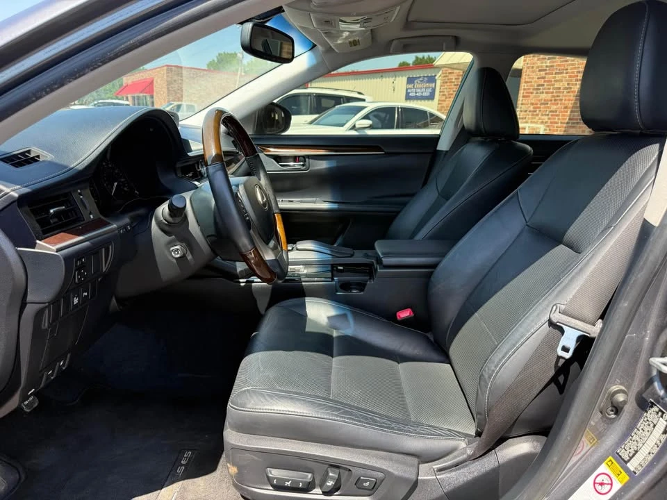 2013 Lexus ES 6th Gen - Image 7 of 20