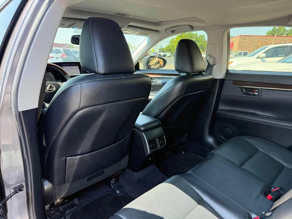 2013 Lexus ES 6th Gen - Image 12 of 20