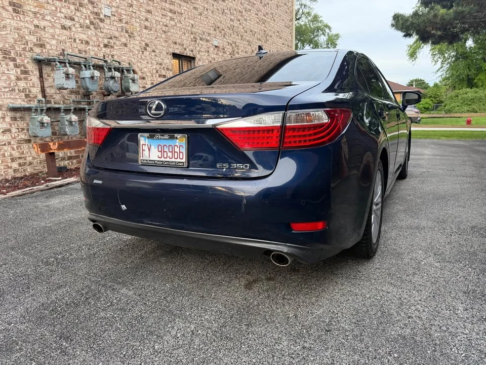 2013 Lexus ES 6th Gen - Image 10 of 19