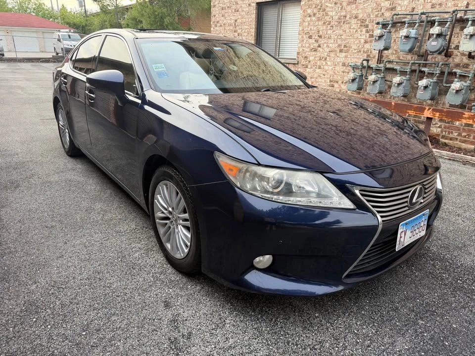 2013 Lexus ES 6th Gen - Image 7 of 19