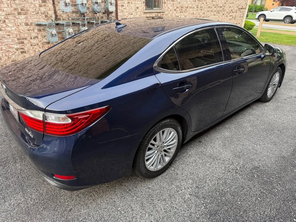2013 Lexus ES 6th Gen - Image 18 of 19