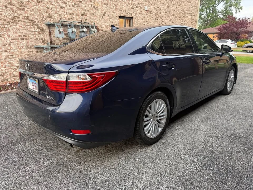2013 Lexus ES 6th Gen - Image 16 of 19