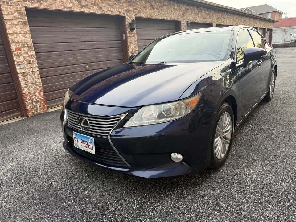 2013 Lexus ES 6th Gen - Image 6 of 19