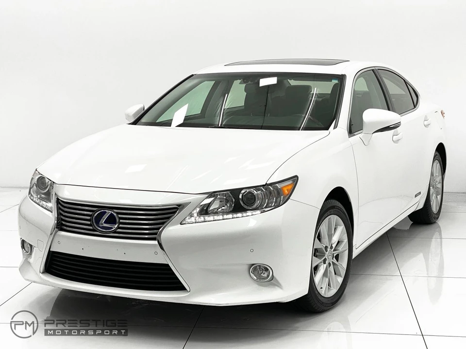 2013 Lexus ES 6th Gen - Image 3 of 21