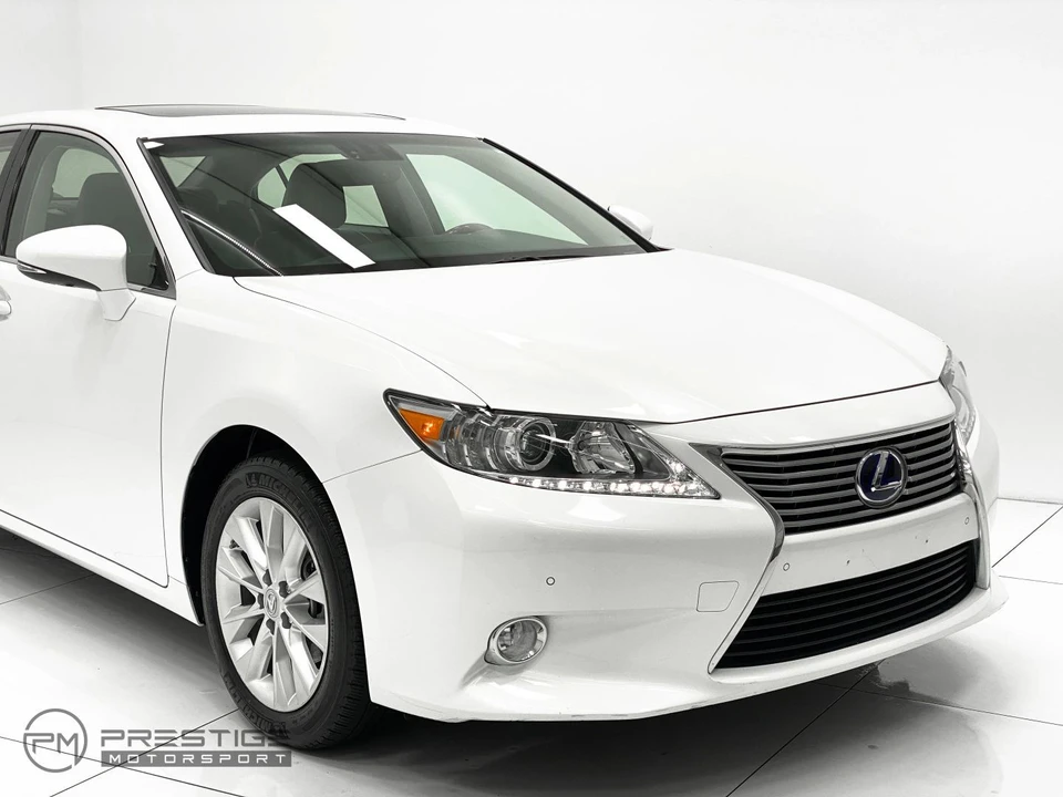 2013 Lexus ES 6th Gen - Image 9 of 21