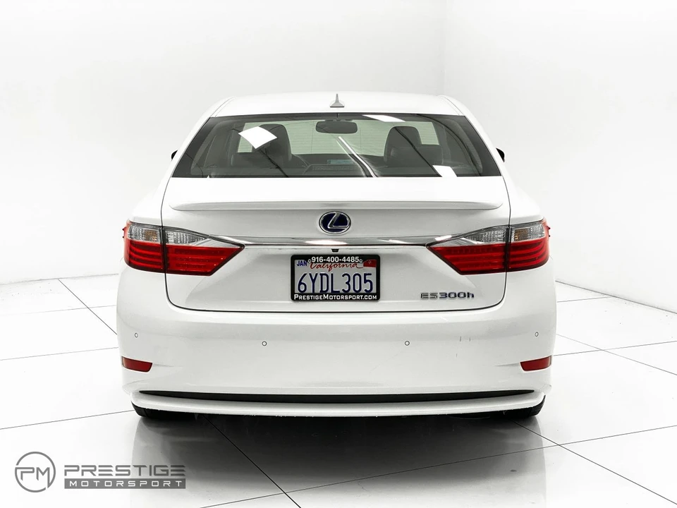 2013 Lexus ES 6th Gen - Image 5 of 21