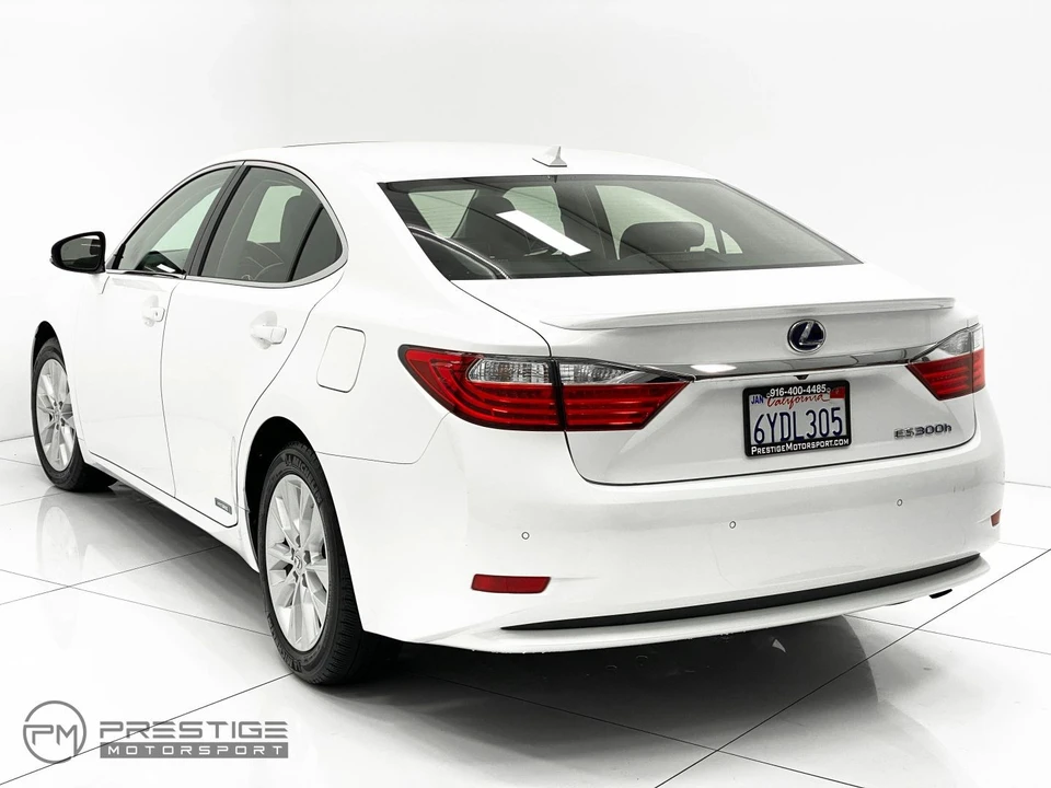 2013 Lexus ES 6th Gen - Image 4 of 21