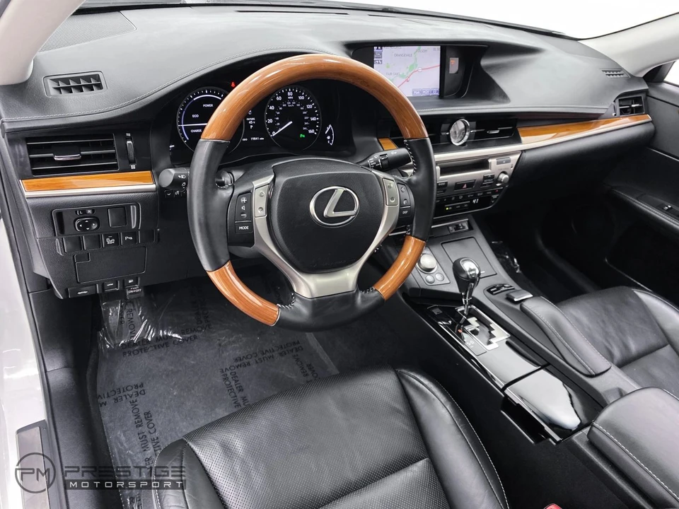 2013 Lexus ES 6th Gen - Image 18 of 21