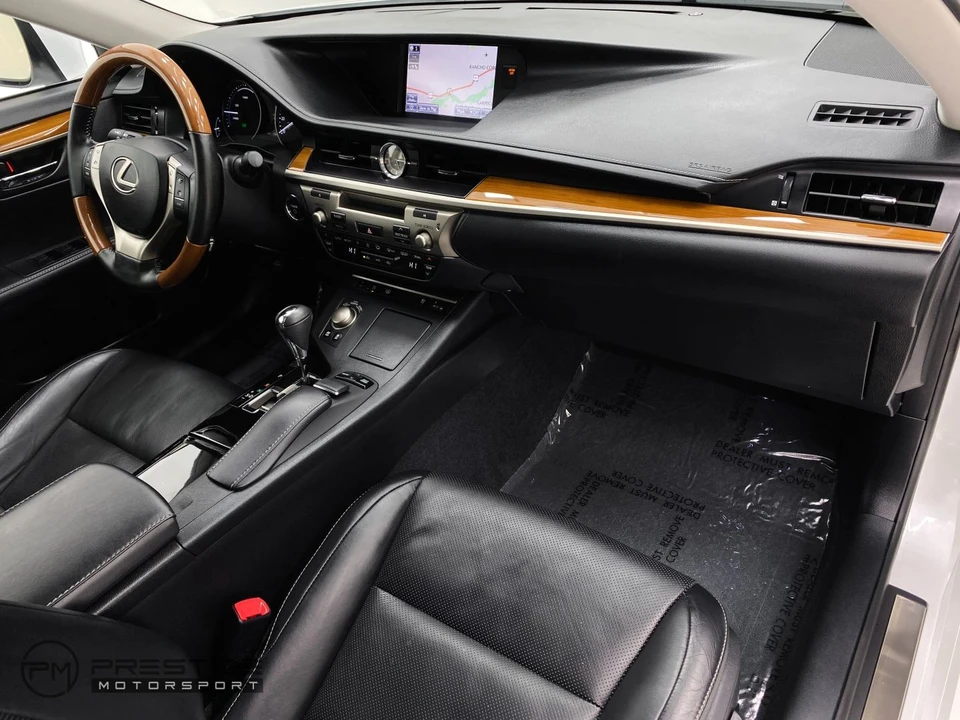 2013 Lexus ES 6th Gen - Image 15 of 21