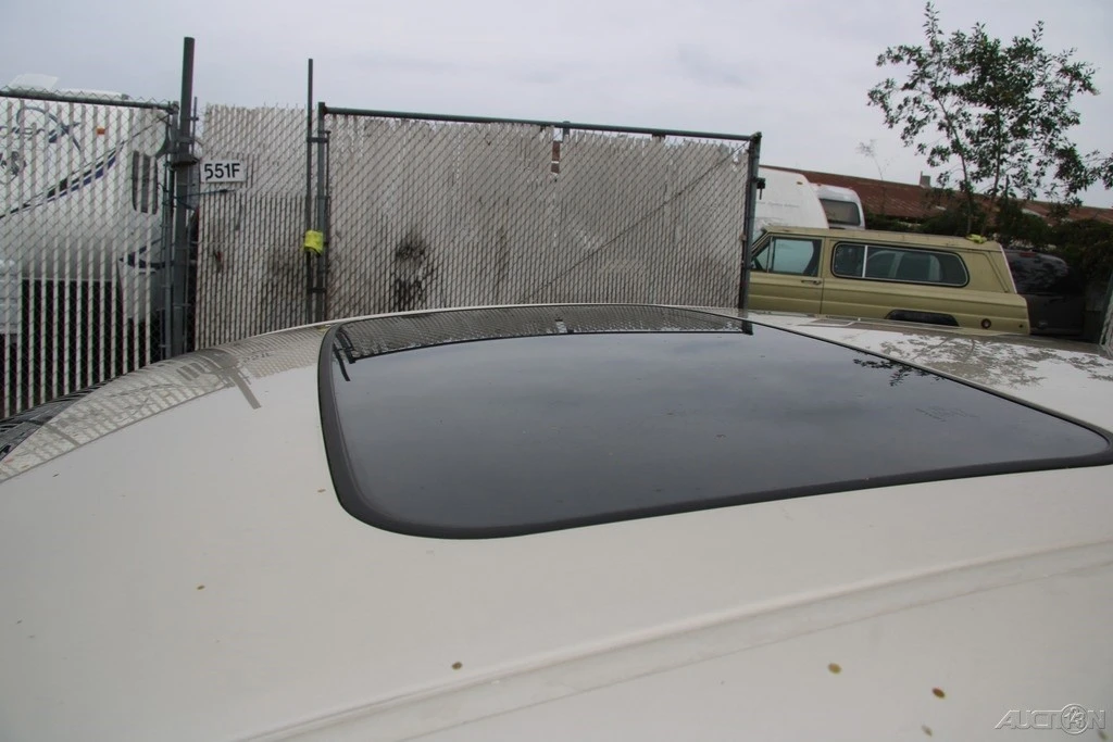 2013 Lexus ES 6th Gen - Image 10 of 21
