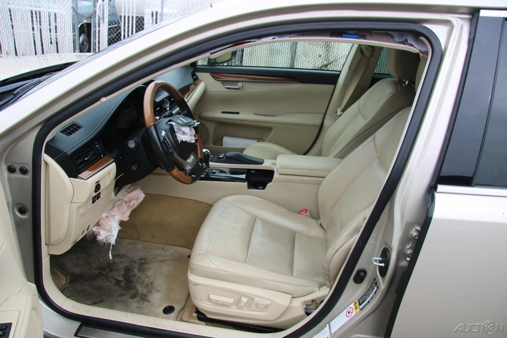 2013 Lexus ES 6th Gen - Image 13 of 21
