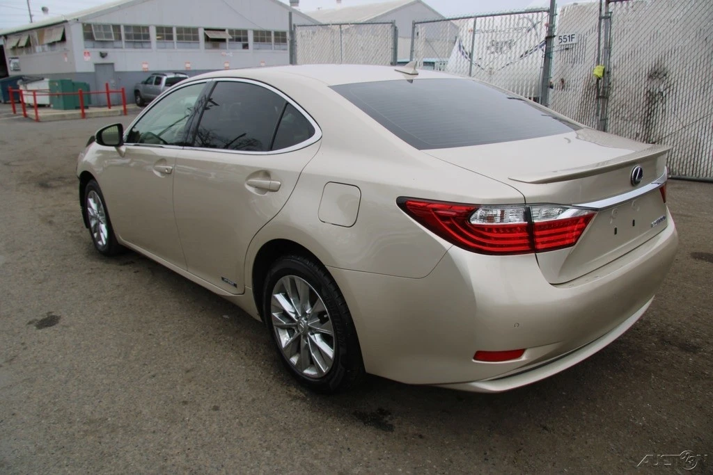 2013 Lexus ES 6th Gen - Image 4 of 21