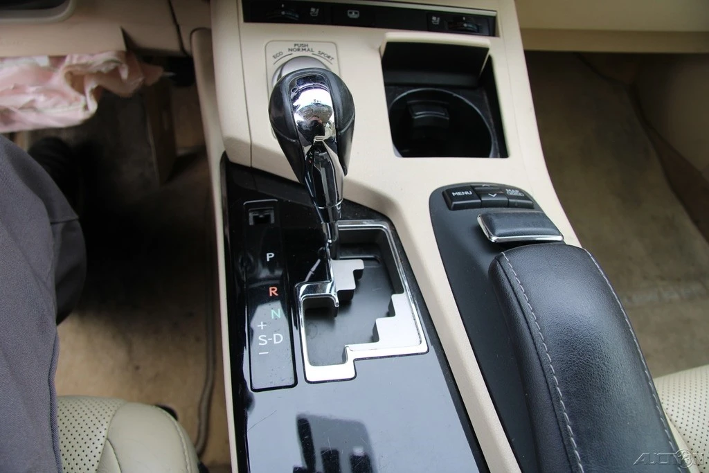 2013 Lexus ES 6th Gen - Image 20 of 21
